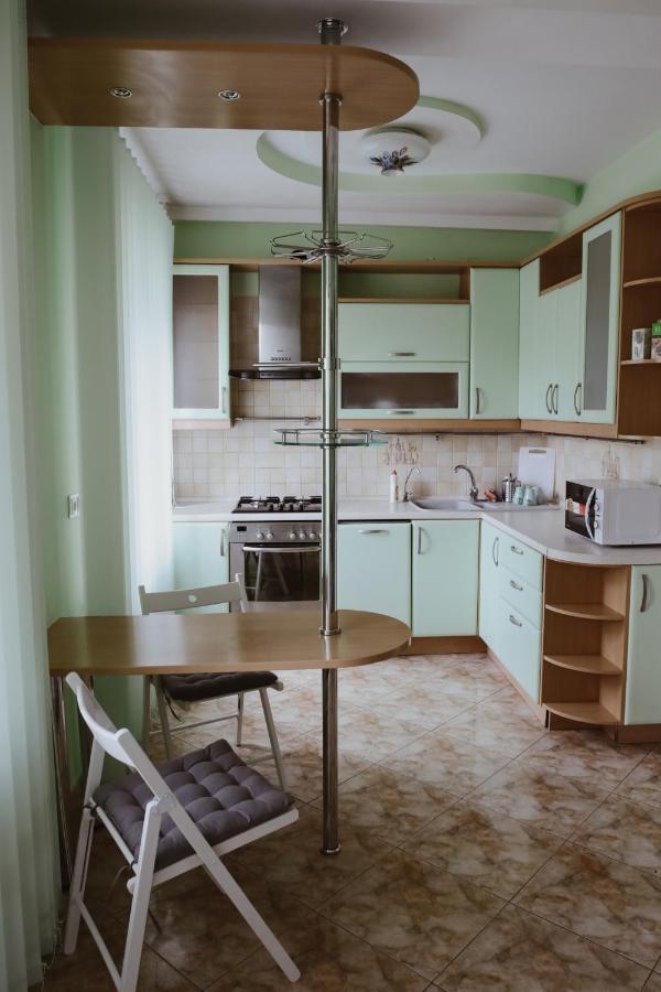 Uneed Rooms 1 - Palace "Ukraine" Kyiv Exterior photo